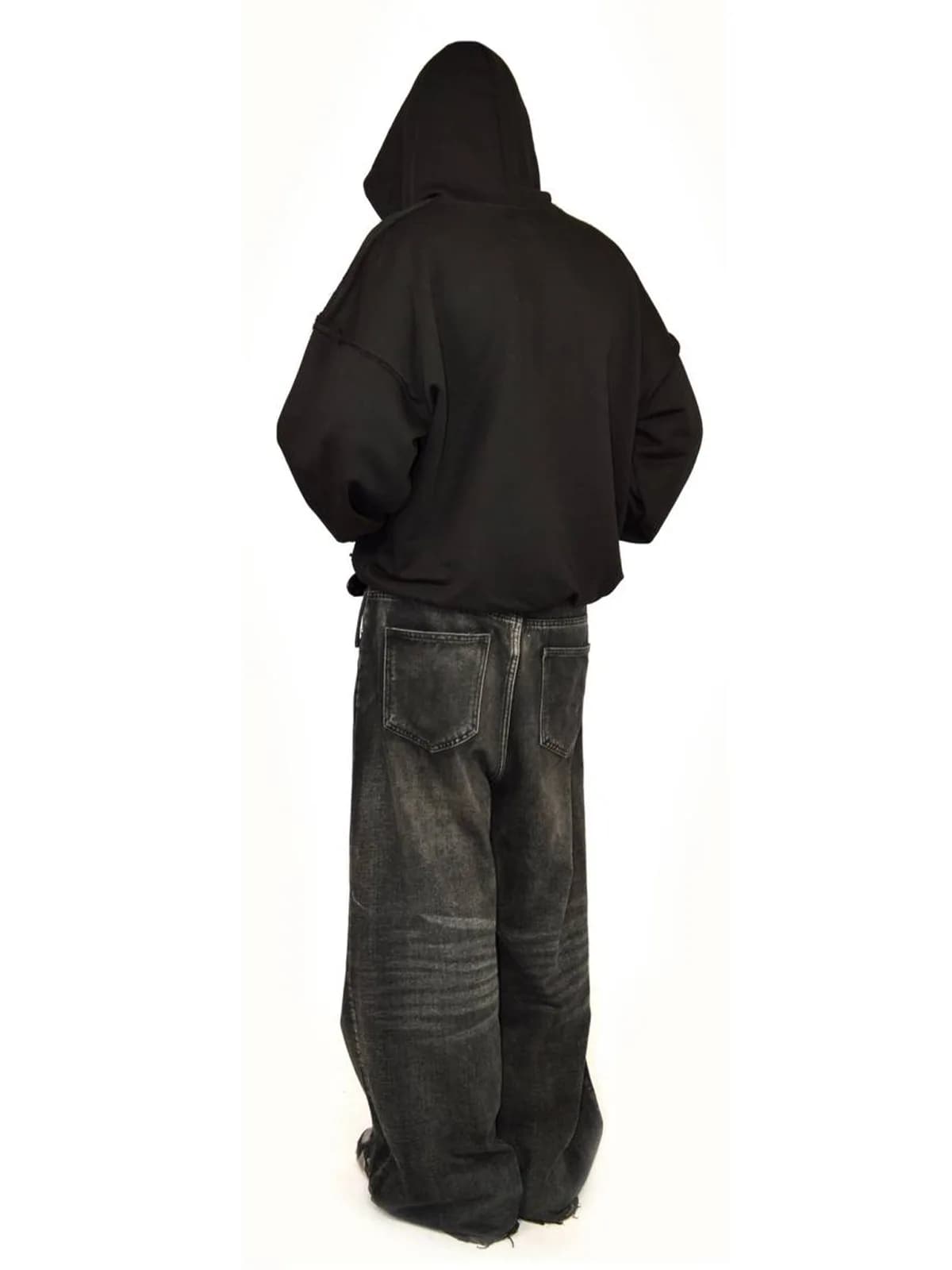 BASIC BLACK HOODIE — ракурс 2